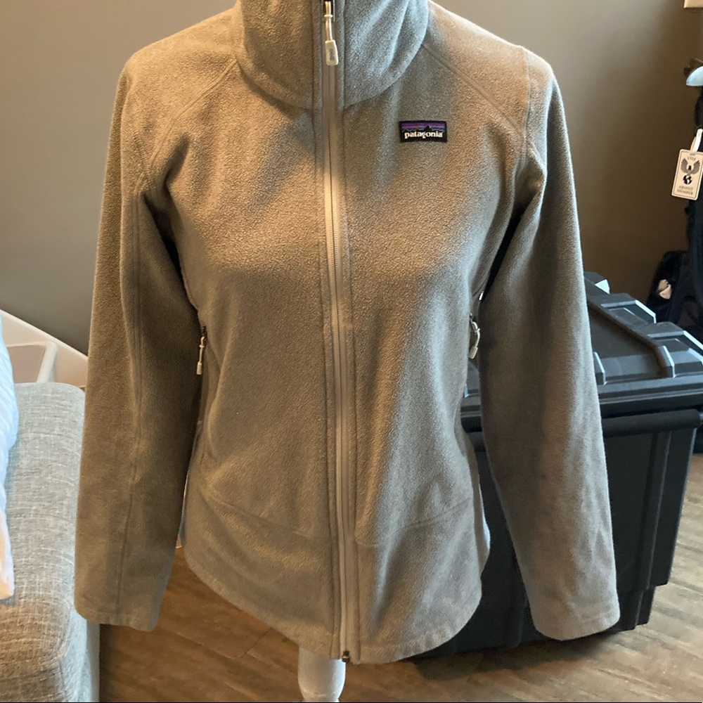 Patagonia zip up sweater